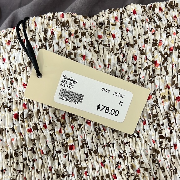 Gab & Kate Skirt Set - Picture 4 of 5